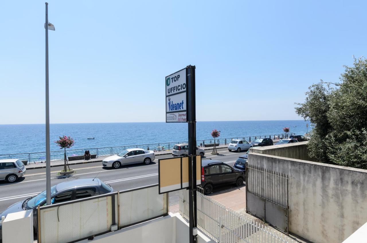 Marina D'Agro Residence 산타 테레사 디 리바 외부 사진